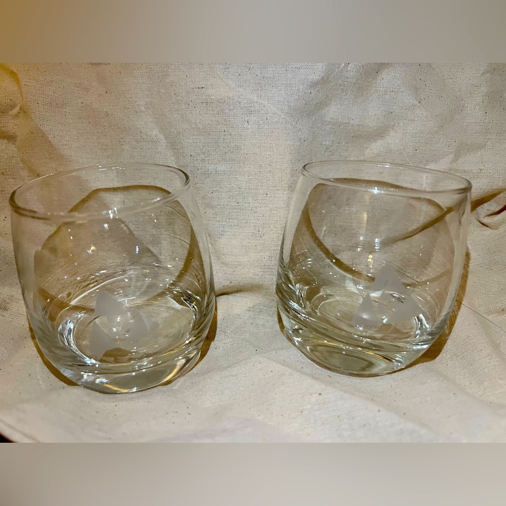 Cuba rock glass with a unique rounded bottom